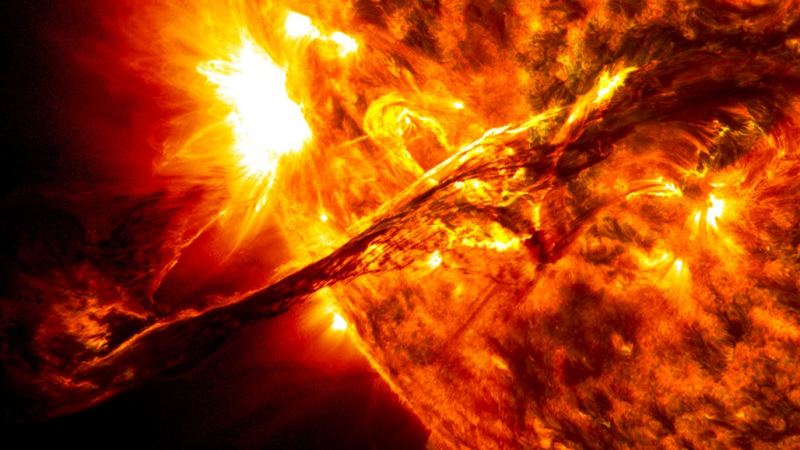 太阳上的物质是什么状态？