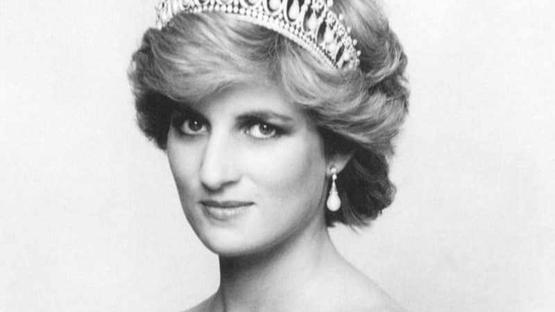 22年前的今天，上世纪最有魅力的女人戴安娜王妃，车祸香消玉殒