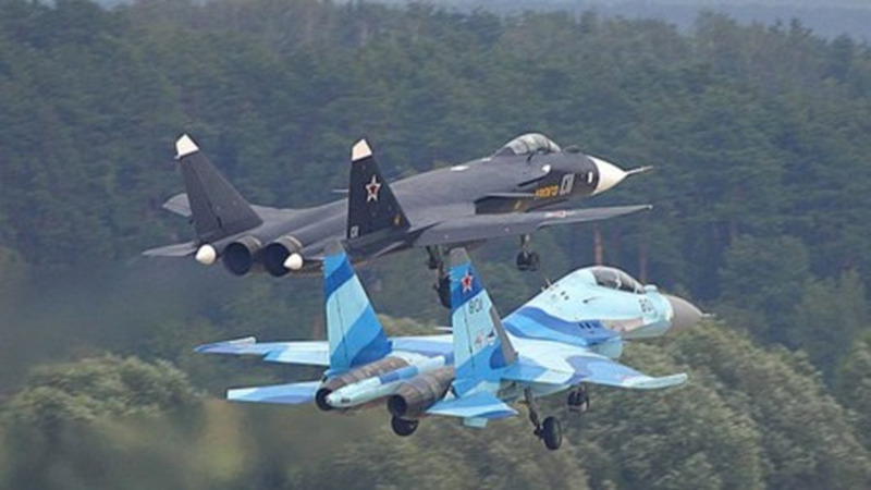苏57即将服役，俄罗斯为何时隔12年，让这款战斗机再次现身？