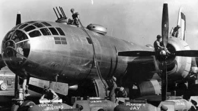 二战时期，美国为何将原子弹的目标放在日本的广岛跟长崎？的头图