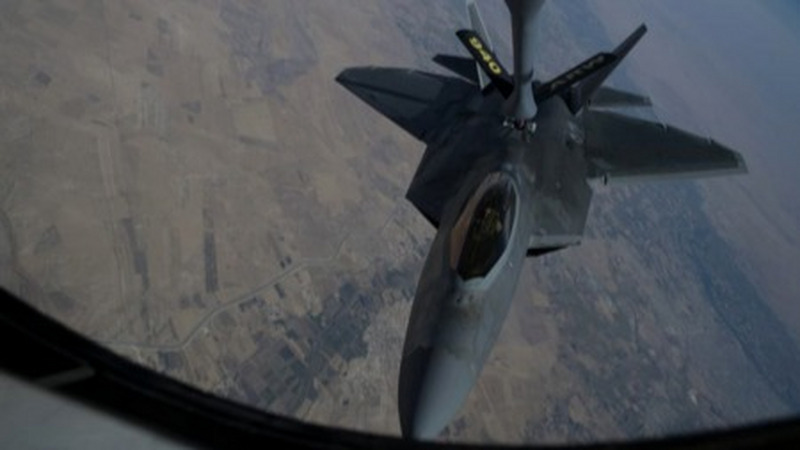 F-22重返叙利亚战区，网友仅凭一张照片如何将其准确定位？