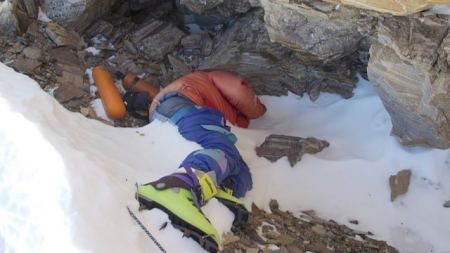 珠穆朗玛峰上到底有多恐怖，真的是“左手垃圾，右手尸体”吗？