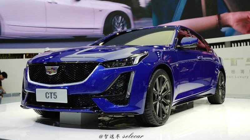 最豪华中型车来了，2.0T+10AT带后驱，宝马3系最头疼？