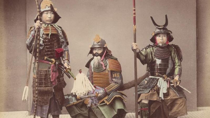 同是封建社会的重要群体，日本武士与西方骑士有哪些异同？