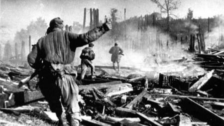 面对二战东线苏军的最大进攻，德军为何只能发动“添油”式反击？